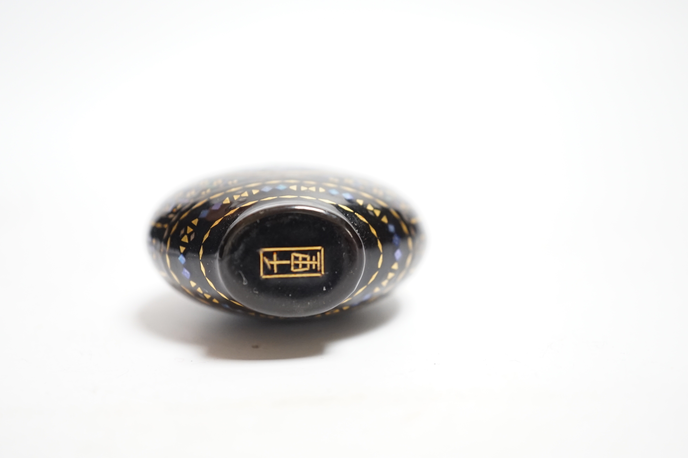 A 19th century Chinese lacquer snuff bottle, signed, 6.5cm